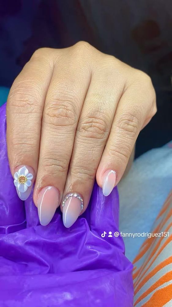 Ombré con flor 3D y cristales